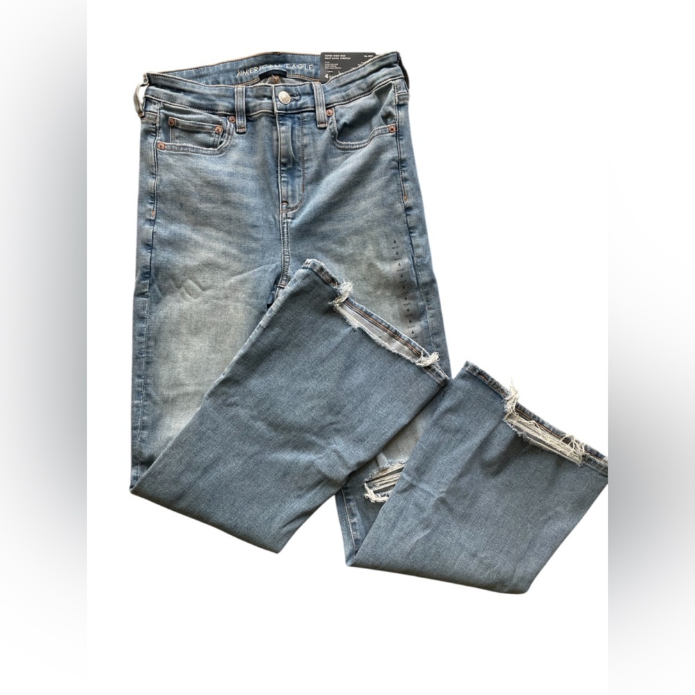 American Eagle NWT Super High Rise Next Level Stretch Flare Jeans 4 Short - Picture 2 of 6